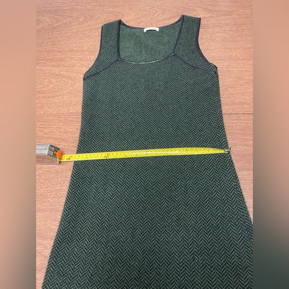 Cashmere Minnie Rose Knee Length Dress - Picture 5 of 8